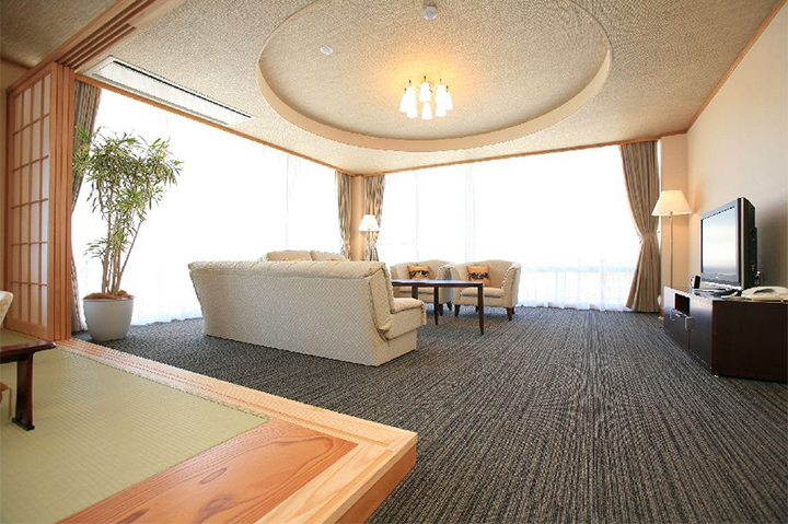 Special room: 8 jo + 8 jo + 19 jo living room (total of 55.74 m2), capacity: 8 people